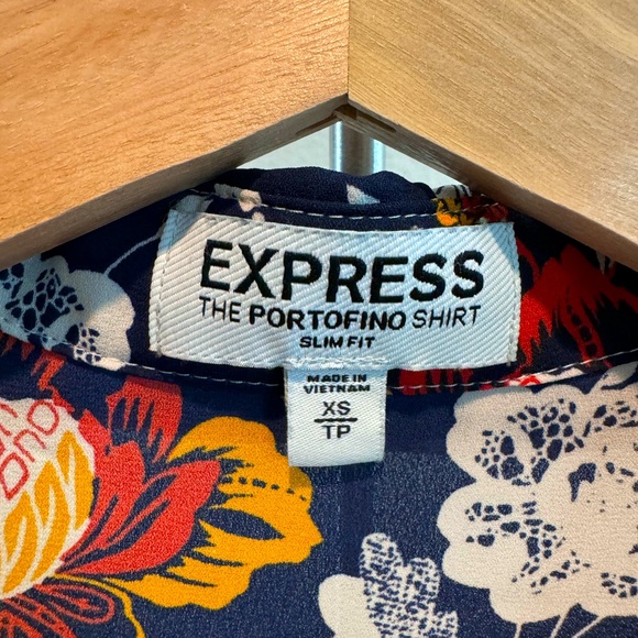 Women’s Express “Portofino” Button Down Shirt - Picture 2 of 3
